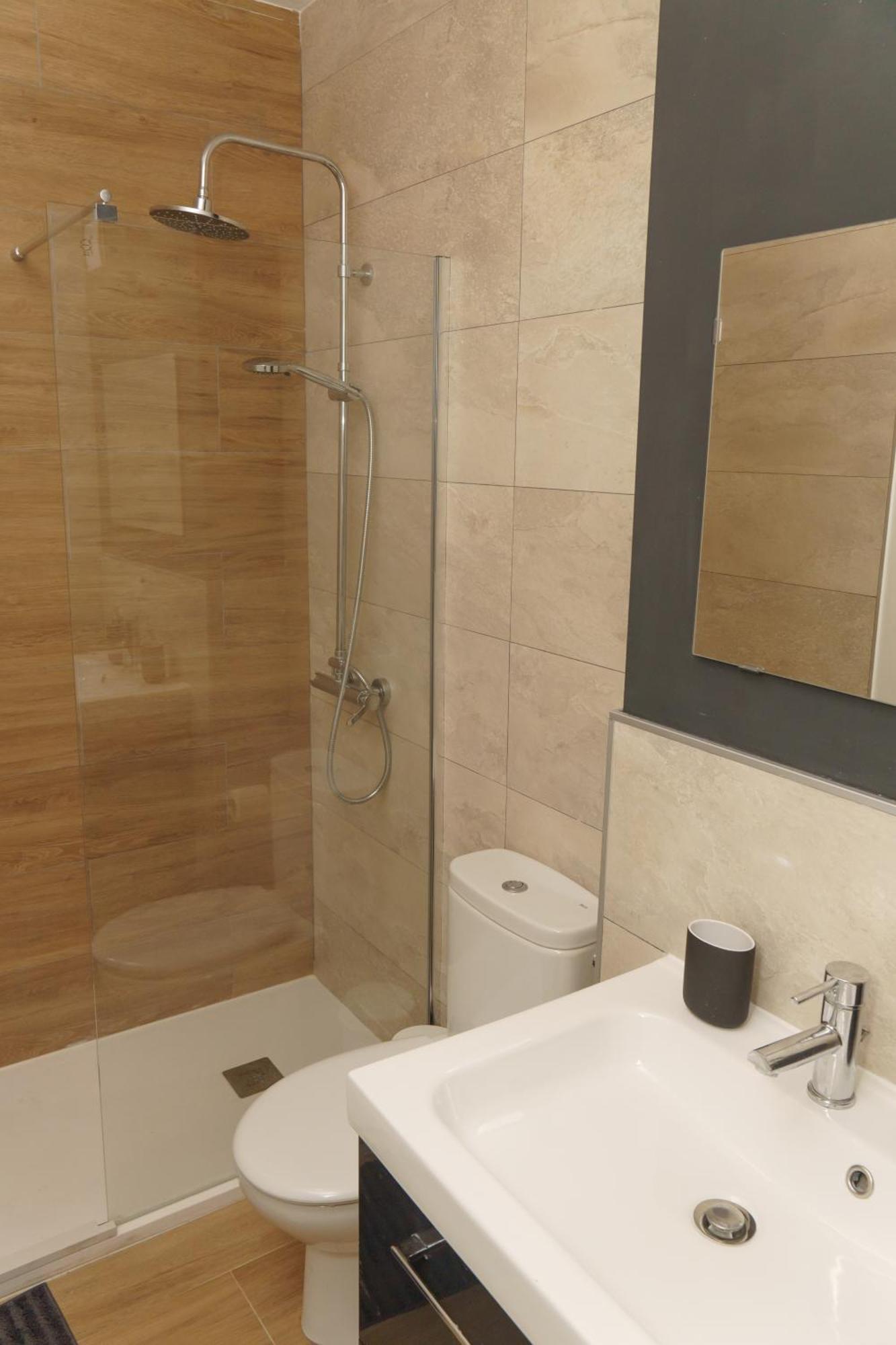 Tu Hogar Desayuno, Parking Y Piscina Incluidos Séjour chez l'habitant *