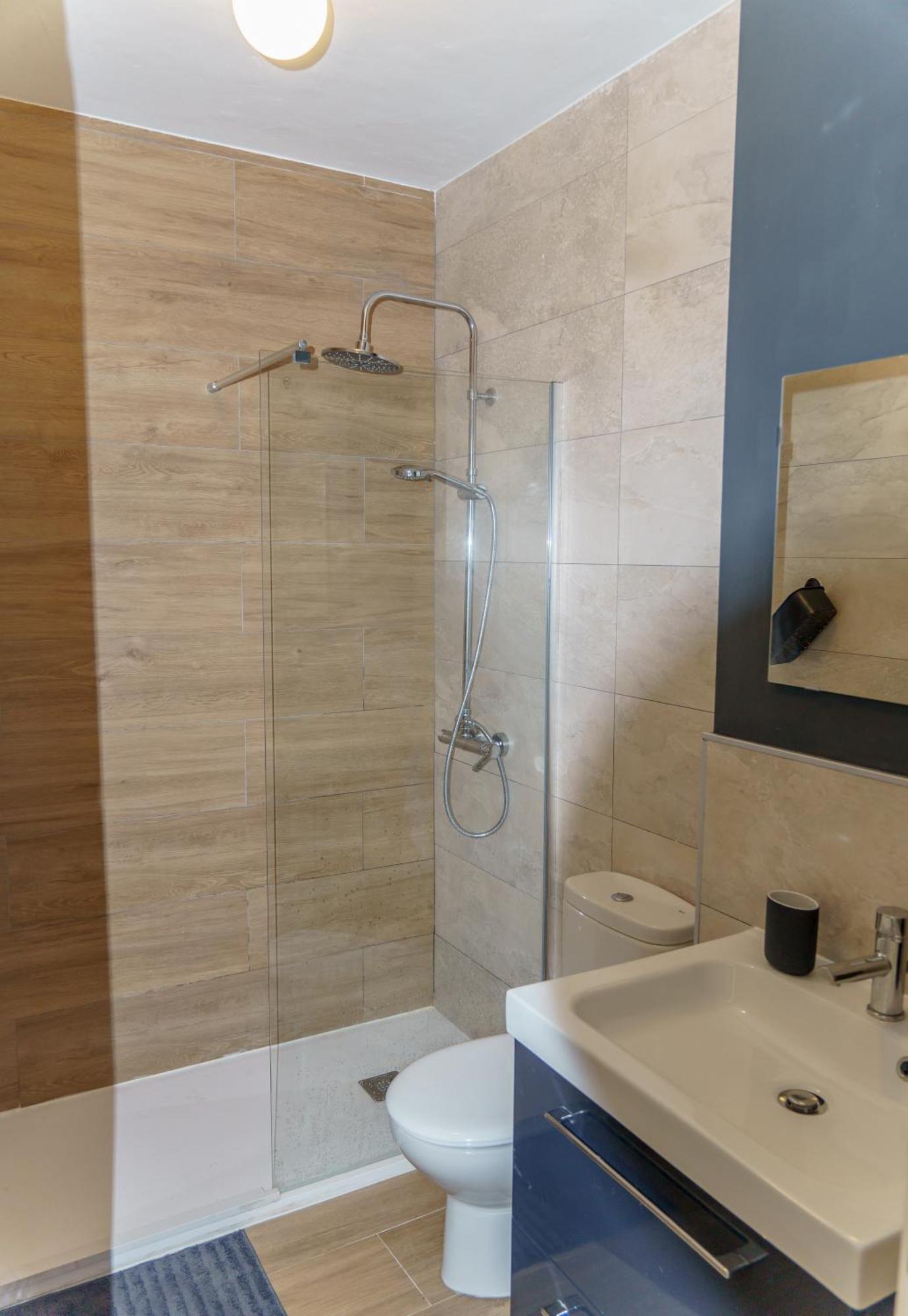 Tu Hogar Desayuno, Parking Y Piscina Incluidos Séjour chez l'habitant *