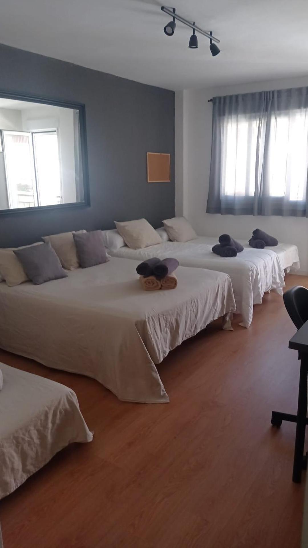 Séjour chez l'habitant Tu Hogar Desayuno, Parking Y Piscina Incluidos